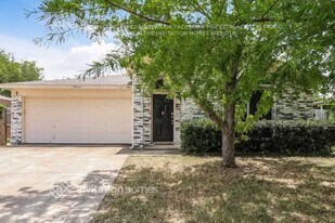 5813 Northfield Dr in Fort Worth, TX - Building Photo