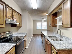 2306 Starke Ct in Arlington, TX - Foto de edificio - Building Photo