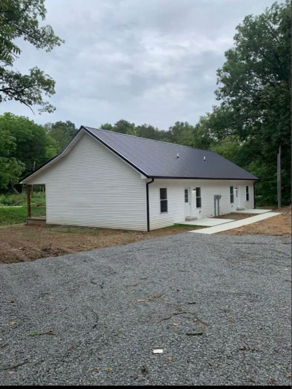 21 Walnut Grv Ave in Caneyville, KY - Foto de edificio - Building Photo