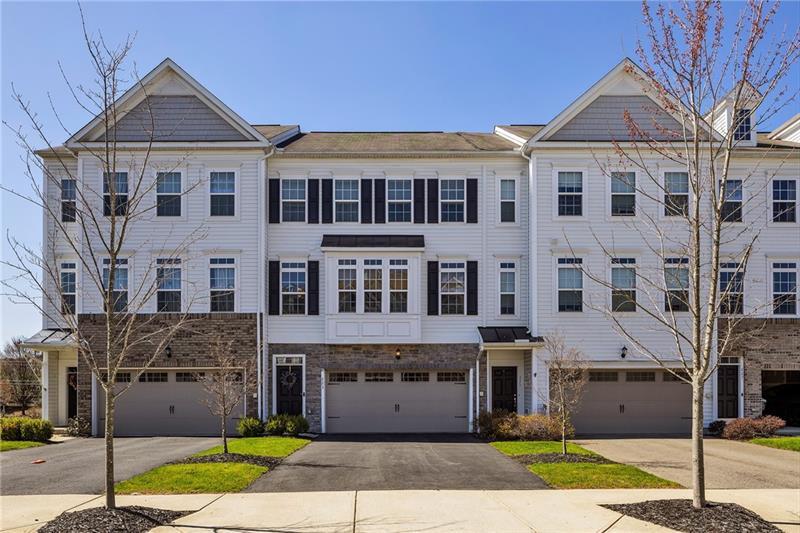 223 Eagle Dr in Cranberry Township, PA - Building Photo