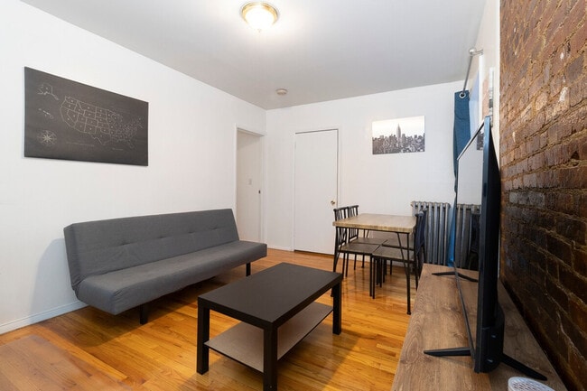 205 E 95th St in New York, NY - Building Photo - Building Photo