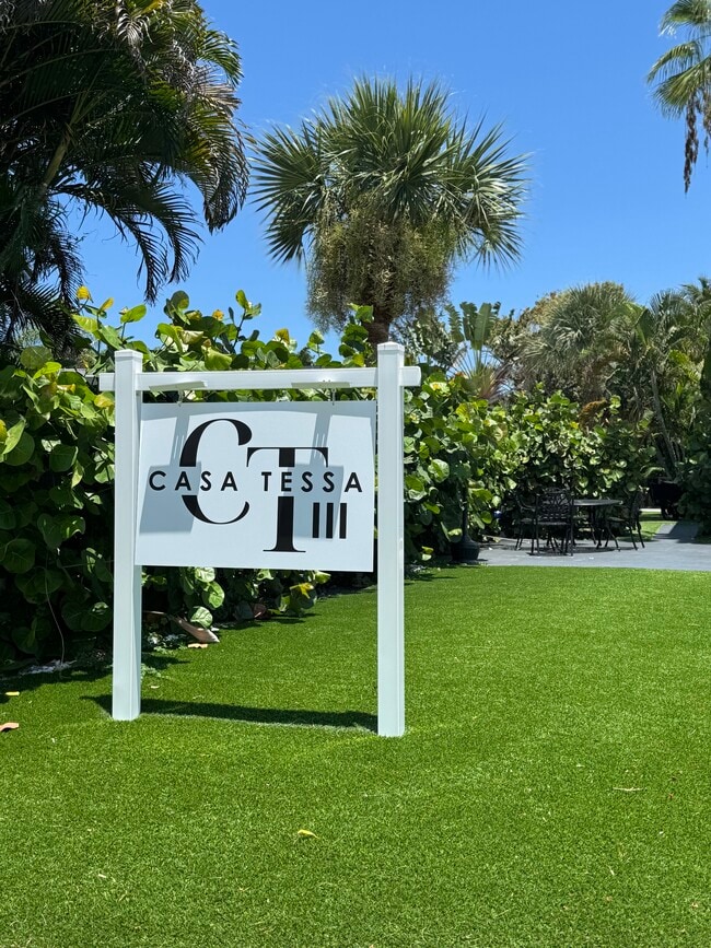 425 NE 7th Ave, Unit 5 in Delray Beach, FL - Foto de edificio - Building Photo