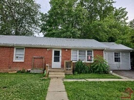 555 E 20th St in Cookeville, TN - Building Photo