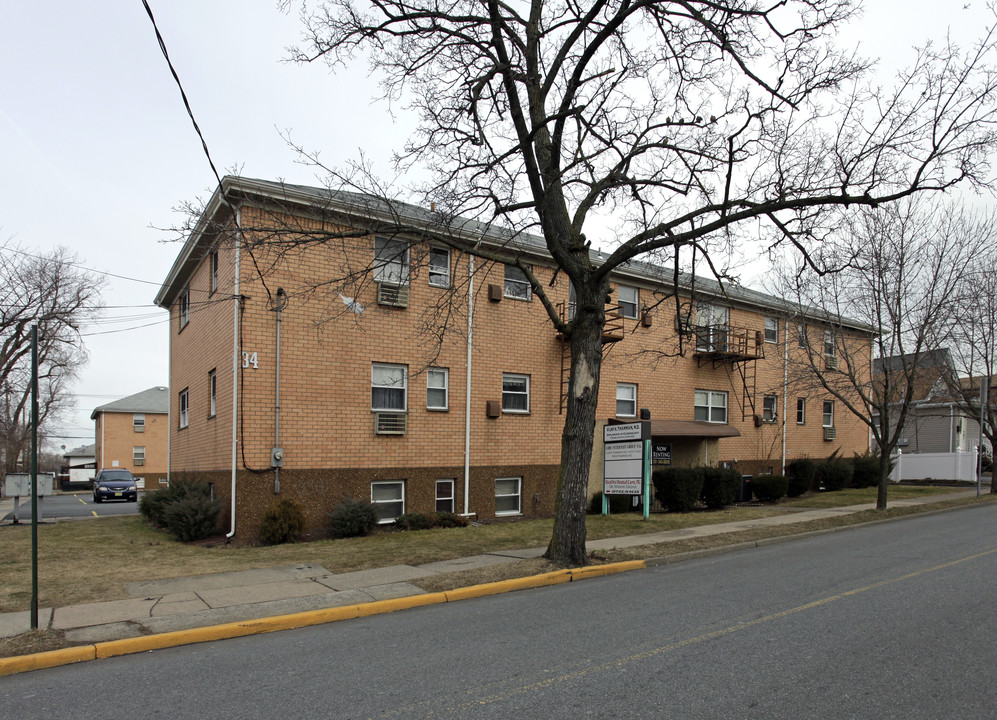 34 Wisse St in Lodi, NJ - Building Photo