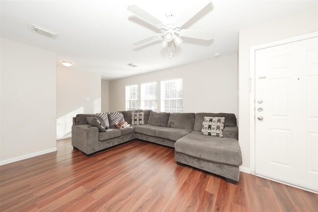 property at 6423 Austinville Dr