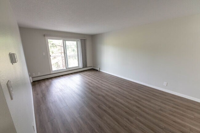 Midtowne Apartments in Prince George, BC - Building Photo - Building Photo