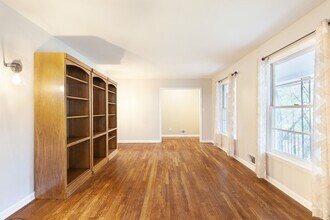 617 Montclair Dr in Smyrna, GA - Foto de edificio - Building Photo