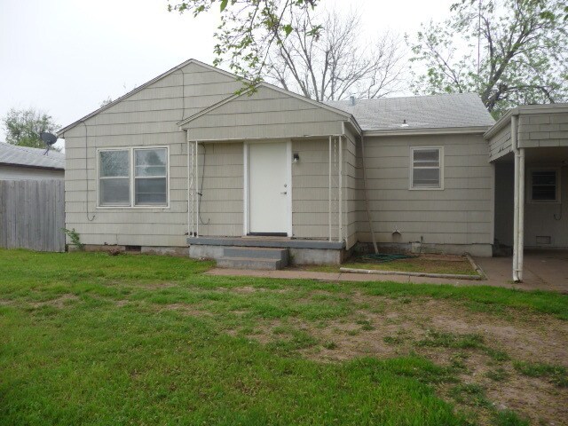 2208 NW Walding Ave in Lawton, OK - Building Photo