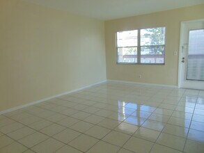 193 Fanshaw E in Boca Raton, FL - Building Photo - Building Photo