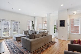 308 Creekbank Way SE in Smyrna, GA - Building Photo - Building Photo