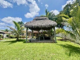 3720 Coral Hills Dr in Coral Springs, FL - Building Photo