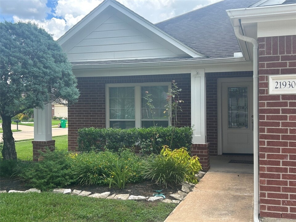21930 Bronze Leaf Dr in Cypress, TX - Building Photo