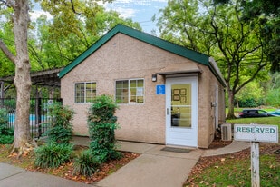 Humboldt Park in Chico, CA - Building Photo