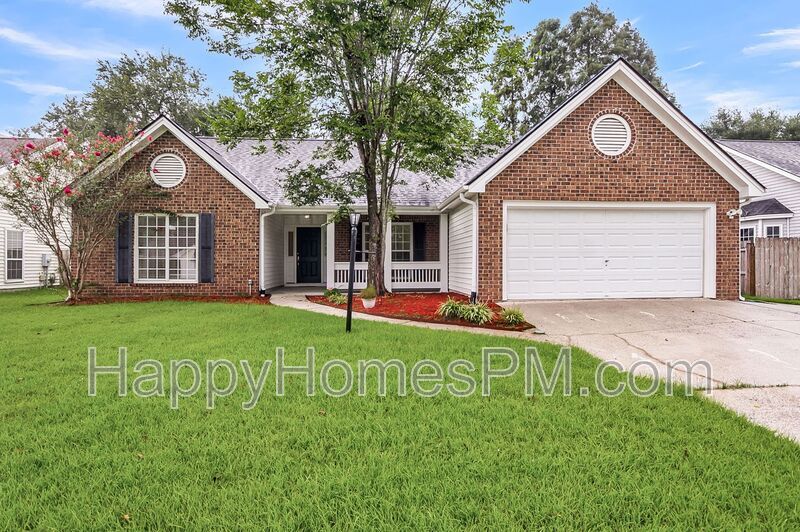102 Egret Ln in Goose Creek, SC - Building Photo