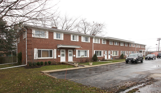 930-938 N Boxwood Dr in Mount Prospect, IL - Building Photo - Building Photo