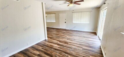 4402 Tophill Ln in Irving, TX - Building Photo - Building Photo