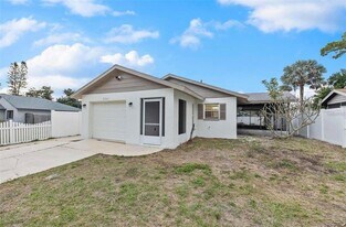 2347 Benson St in Sarasota, FL - Building Photo