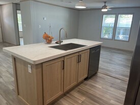 15777 Bolesta Rd in Clearwater, FL - Building Photo