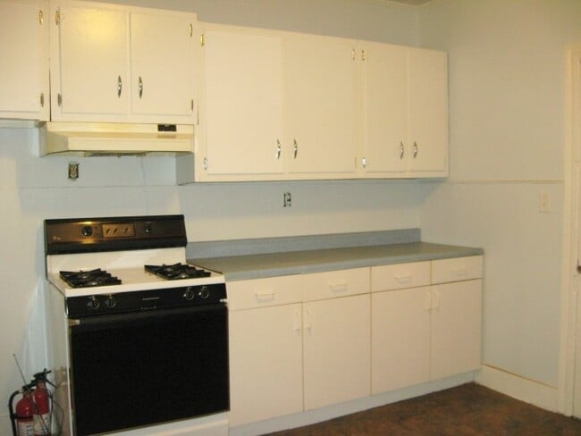 28 Brainard St, Unit 28 in Phillipsburg, NJ - Foto de edificio - Building Photo