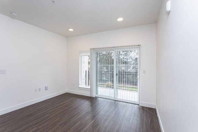 Onyx Apartments in Midvale, UT - Building Photo - Interior Photo