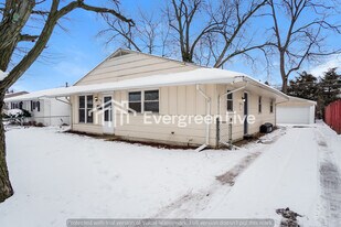 212 E Alcott Rd in Columbus, OH - Building Photo