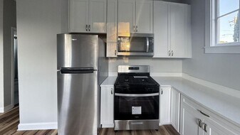 37 Elizabeth St in Charleston, SC - Building Photo