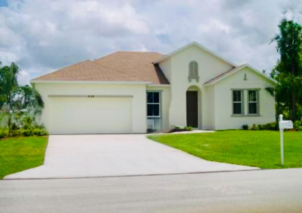 418 SE Guava Terrace in Port St. Lucie, FL - Building Photo