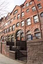 2074 Fifth Ave in New York, NY - Foto de edificio - Building Photo