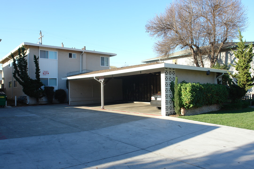 3164 Williamsburg Ave in San Jose, CA - Building Photo