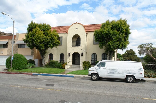 708 N Jackson St in Glendale, CA - Foto de edificio - Building Photo