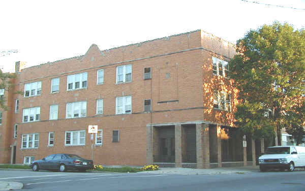 2434 N Laramie Ave in Chicago, IL - Building Photo - Building Photo