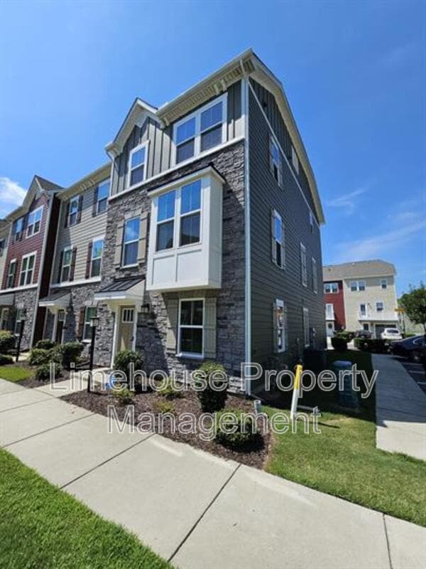 1738 Foremast Loop in Chesapeake, VA - Building Photo - Building Photo