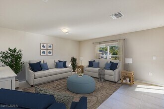 6026 Pecan Cir in La Belle, FL - Building Photo - Building Photo