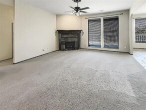 9400 Shallow Lake Ct in Oklahoma City, OK - Foto de edificio - Building Photo