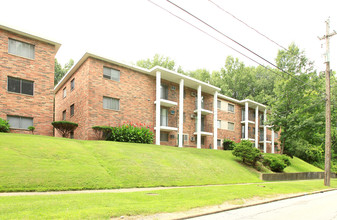 Garfield Club Apartments in Garfield Heights, OH - Building Photo - Building Photo