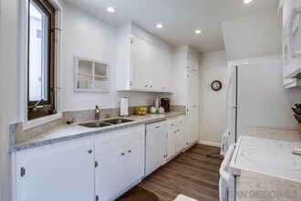 3960 Voltaire St in San Diego, CA - Building Photo - Building Photo