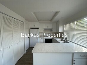 19120 Creekside Pl in Salinas, CA - Building Photo - Building Photo