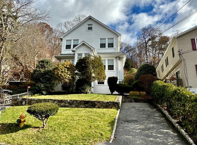 property at 128 Nethermont Ave