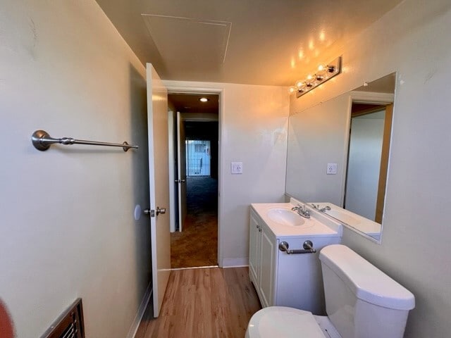 7816 Paseo del Rey in Playa Del Rey, CA - Foto de edificio - Building Photo