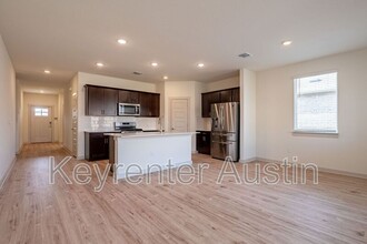 2024 Alamo Heights Ave in Austin, TX - Building Photo - Building Photo