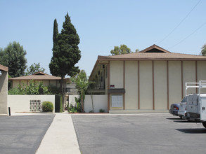 1014 Buena Vista St in Duarte, CA - Building Photo - Building Photo