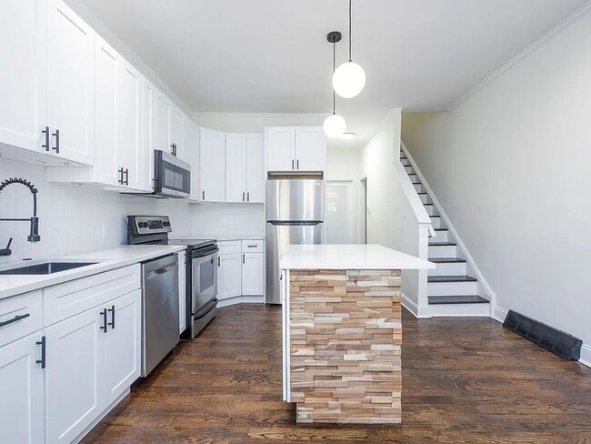 1947 N 30th St in Philadelphia, PA - Building Photo - Building Photo