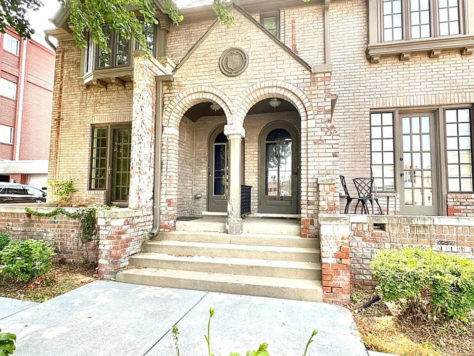 414 S 40th St in Omaha, NE - Building Photo