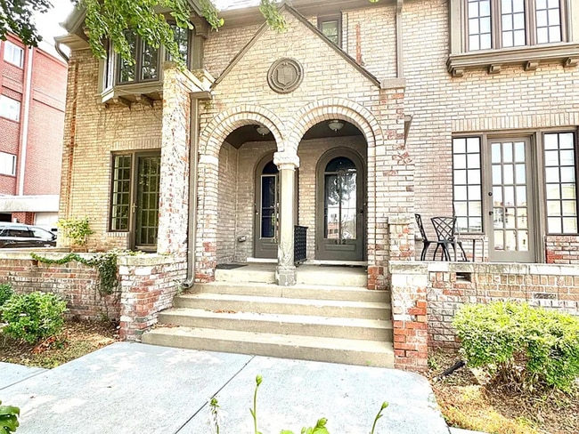 property at 414 S 40th St