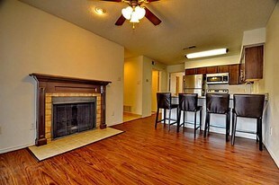 6910 Skillman St in Dallas, TX - Building Photo