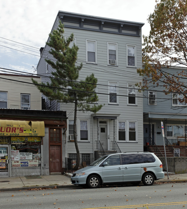 3188 John F Kennedy Blvd in Jersey City, NJ - Building Photo