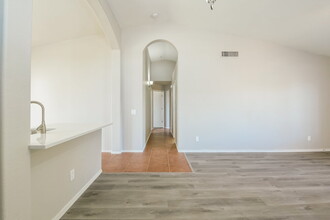 3725 W Cat Balue Dr in Glendale, AZ - Building Photo - Building Photo
