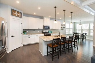 2940 Fairview Dr in Avon, OH - Building Photo - Building Photo