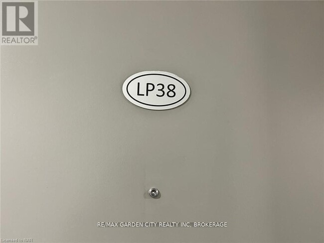 50 Herrick Ave in St Catharines, ON - Building Photo - Building Photo