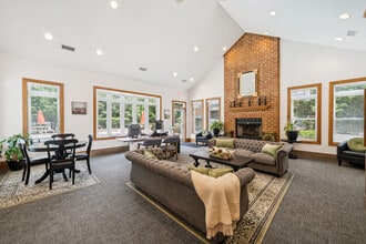 The Greens at Virginia Center in Glen Allen, VA - Foto de edificio - Building Photo